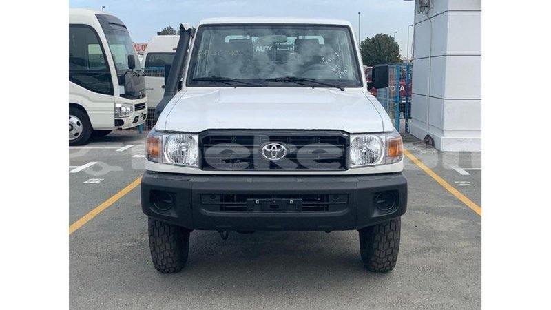Big with watermark toyota land cruiser aragatsotn import dubai 3092