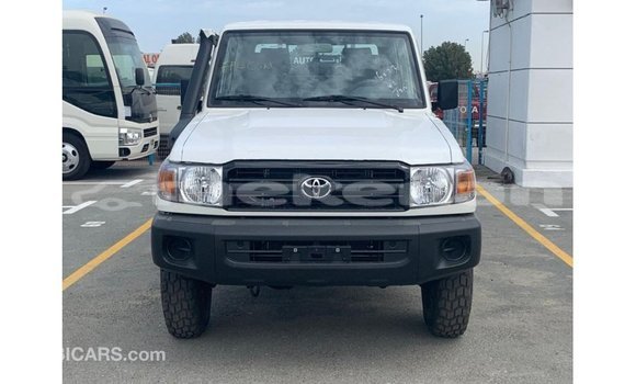 Buy Import Toyota Land Cruiser White Car in Import - Dubai in Aragatsotn Buy Import Toyota Land Cruiser White Car in Import - Dubai in Aragatsotn