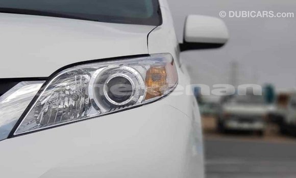 Buy Import Toyota Sienna White Car in Import - Dubai in Aragatsotn Buy Import Toyota Sienna White Car in Import - Dubai in Aragatsotn