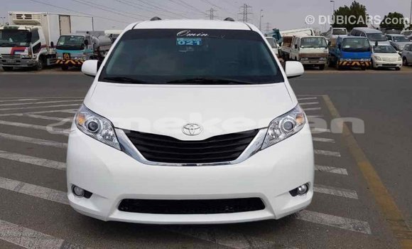 Buy Import Toyota Sienna White Car in Import - Dubai in Aragatsotn Buy Import Toyota Sienna White Car in Import - Dubai in Aragatsotn