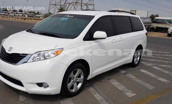 Buy Import Toyota Sienna White Car in Import - Dubai in Aragatsotn Buy Import Toyota Sienna White Car in Import - Dubai in Aragatsotn