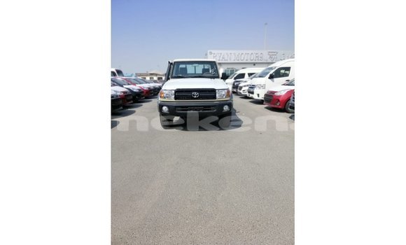 Buy Import Toyota Land Cruiser Beige Car in Import - Dubai in Aragatsotn Buy Import Toyota Land Cruiser Beige Car in Import - Dubai in Aragatsotn