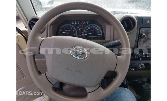 Buy Import Toyota Land Cruiser Beige Car in Import - Dubai in Aragatsotn Buy Import Toyota Land Cruiser Beige Car in Import - Dubai in Aragatsotn