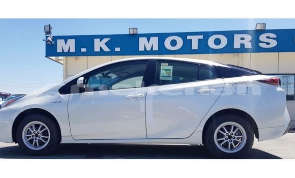 Buy Import Toyota Prius White Car in Import - Dubai in Aragatsotn Buy Import Toyota Prius White Car in Import - Dubai in Aragatsotn