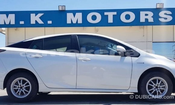 Buy Import Toyota Prius White Car in Import - Dubai in Aragatsotn Buy Import Toyota Prius White Car in Import - Dubai in Aragatsotn