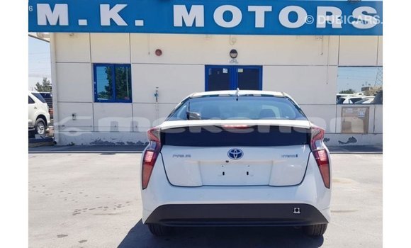 Buy Import Toyota Prius White Car in Import - Dubai in Aragatsotn Buy Import Toyota Prius White Car in Import - Dubai in Aragatsotn