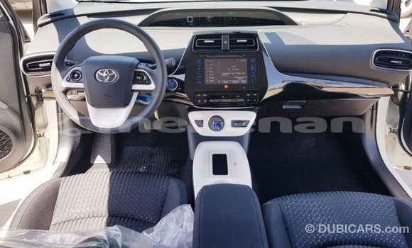 Buy Import Toyota Prius White Car in Import - Dubai in Aragatsotn Buy Import Toyota Prius White Car in Import - Dubai in Aragatsotn