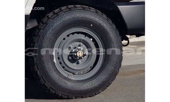 Buy Import Toyota Land Cruiser White Car in Import - Dubai in Aragatsotn Buy Import Toyota Land Cruiser White Car in Import - Dubai in Aragatsotn