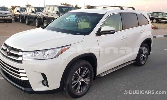 Buy Import Toyota Highlander White Car in Import - Dubai in Aragatsotn Buy Import Toyota Highlander White Car in Import - Dubai in Aragatsotn