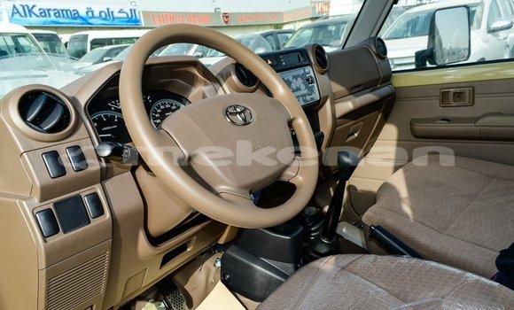 Buy Import Toyota Land Cruiser Beige Car in Import - Dubai in Aragatsotn Buy Import Toyota Land Cruiser Beige Car in Import - Dubai in Aragatsotn