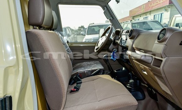 Buy Import Toyota Land Cruiser Beige Car in Import - Dubai in Aragatsotn Buy Import Toyota Land Cruiser Beige Car in Import - Dubai in Aragatsotn
