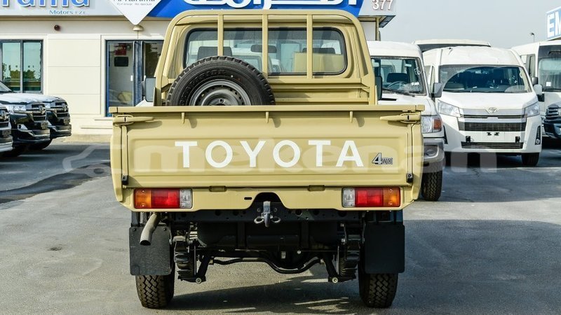 Big with watermark toyota land cruiser aragatsotn import dubai 3148