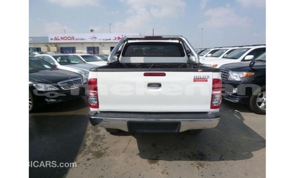 Buy Import Toyota Hilux White Car in Import - Dubai in Aragatsotn Buy Import Toyota Hilux White Car in Import - Dubai in Aragatsotn