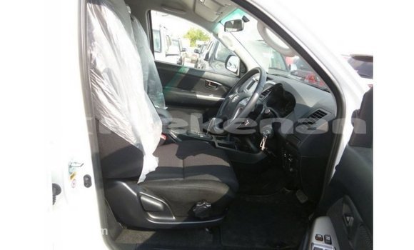 Buy Import Toyota Hilux White Car in Import - Dubai in Aragatsotn Buy Import Toyota Hilux White Car in Import - Dubai in Aragatsotn