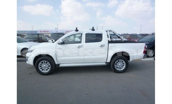 Buy Import Toyota Hilux White Car in Import - Dubai in Aragatsotn Buy Import Toyota Hilux White Car in Import - Dubai in Aragatsotn