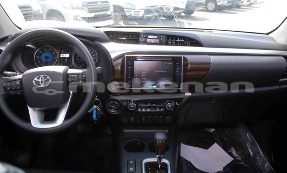 Buy Import Toyota Hilux White Car in Import - Dubai in Aragatsotn Buy Import Toyota Hilux White Car in Import - Dubai in Aragatsotn