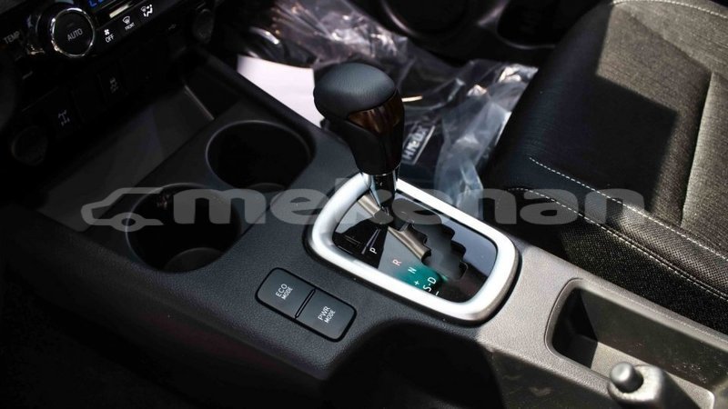 Big with watermark toyota hilux aragatsotn import dubai 3158