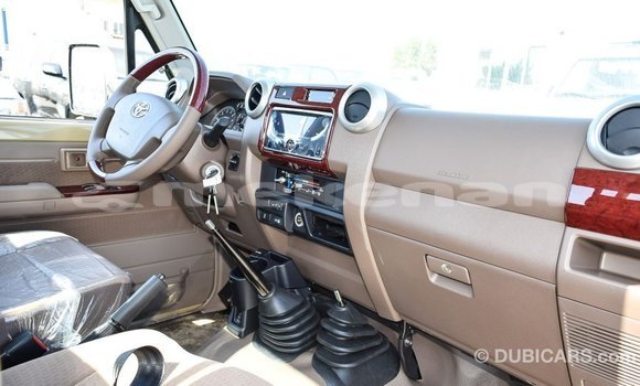 Buy Import Toyota Land Cruiser Beige Car in Import - Dubai in Aragatsotn Buy Import Toyota Land Cruiser Beige Car in Import - Dubai in Aragatsotn