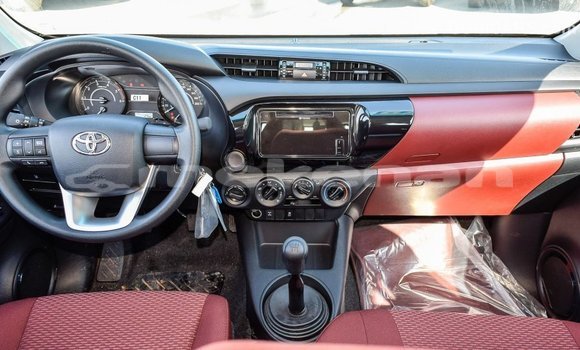 Buy Import Toyota Hilux White Car in Import - Dubai in Aragatsotn Buy Import Toyota Hilux White Car in Import - Dubai in Aragatsotn