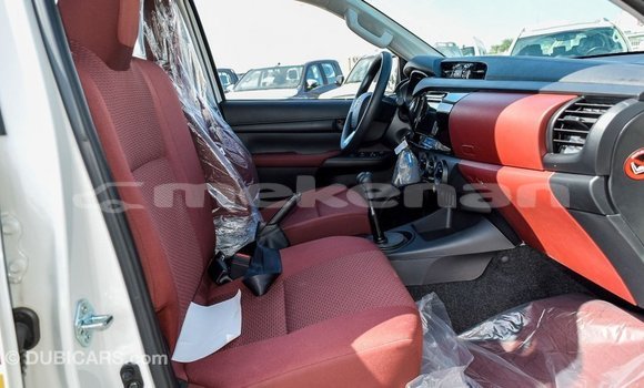 Buy Import Toyota Hilux White Car in Import - Dubai in Aragatsotn Buy Import Toyota Hilux White Car in Import - Dubai in Aragatsotn