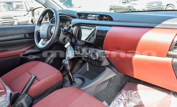 Buy Import Toyota Hilux White Car in Import - Dubai in Aragatsotn Buy Import Toyota Hilux White Car in Import - Dubai in Aragatsotn