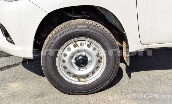 Buy Import Toyota Hilux White Car in Import - Dubai in Aragatsotn Buy Import Toyota Hilux White Car in Import - Dubai in Aragatsotn