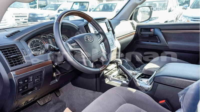Big with watermark toyota land cruiser aragatsotn import dubai 3173
