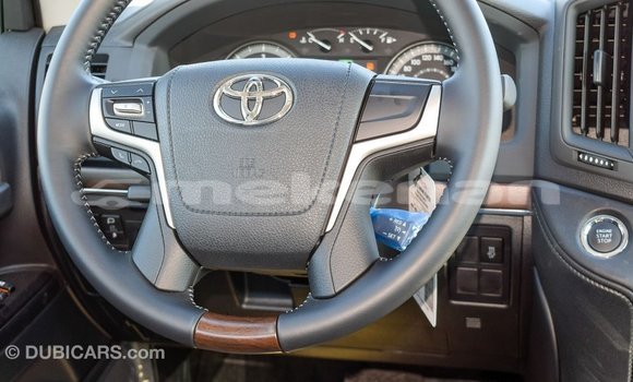 Buy Import Toyota Land Cruiser White Car in Import - Dubai in Aragatsotn Buy Import Toyota Land Cruiser White Car in Import - Dubai in Aragatsotn