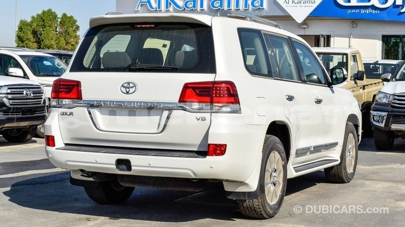 Big with watermark toyota land cruiser aragatsotn import dubai 3173