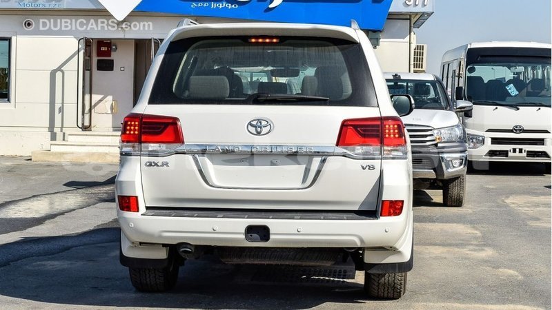 Big with watermark toyota land cruiser aragatsotn import dubai 3173