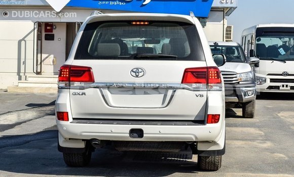 Buy Import Toyota Land Cruiser White Car in Import - Dubai in Aragatsotn Buy Import Toyota Land Cruiser White Car in Import - Dubai in Aragatsotn