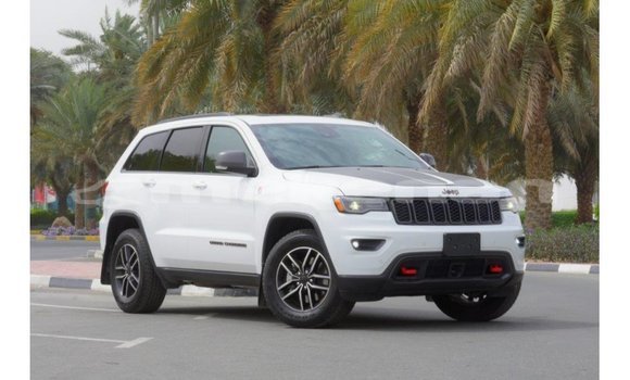 Buy Import Jeep Grand Cherokee White Car in Import - Dubai in Aragatsotn
