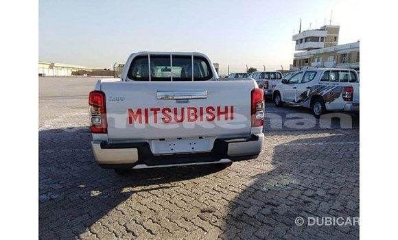 Buy Import Mitsubishi L200 White Car in Import - Dubai in Aragatsotn Buy Import Mitsubishi L200 White Car in Import - Dubai in Aragatsotn