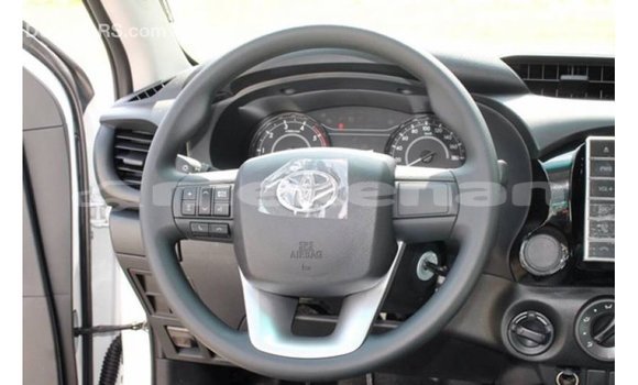 Buy Import Toyota Hilux White Car in Import - Dubai in Aragatsotn Buy Import Toyota Hilux White Car in Import - Dubai in Aragatsotn