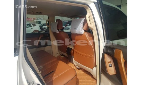 Buy Import Toyota Land Cruiser White Car in Import - Dubai in Aragatsotn Buy Import Toyota Land Cruiser White Car in Import - Dubai in Aragatsotn