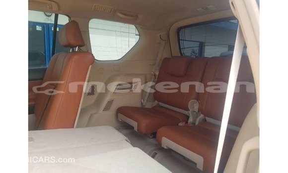 Buy Import Toyota Land Cruiser White Car in Import - Dubai in Aragatsotn Buy Import Toyota Land Cruiser White Car in Import - Dubai in Aragatsotn