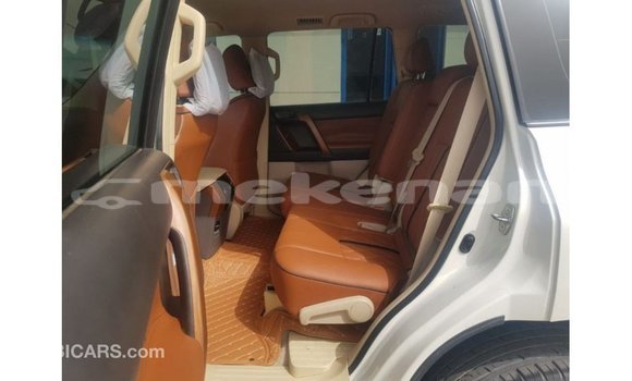 Buy Import Toyota Land Cruiser White Car in Import - Dubai in Aragatsotn Buy Import Toyota Land Cruiser White Car in Import - Dubai in Aragatsotn