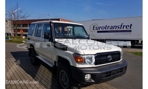 Buy Import Toyota Land Cruiser White Car in Import - Dubai in Aragatsotn Buy Import Toyota Land Cruiser White Car in Import - Dubai in Aragatsotn