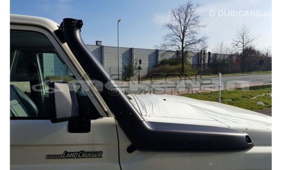 Buy Import Toyota Land Cruiser White Car in Import - Dubai in Aragatsotn Buy Import Toyota Land Cruiser White Car in Import - Dubai in Aragatsotn