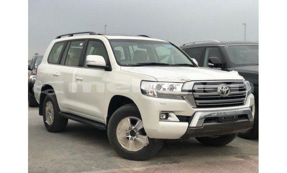 Buy Import Toyota Land Cruiser White Car in Import - Dubai in Aragatsotn Buy Import Toyota Land Cruiser White Car in Import - Dubai in Aragatsotn