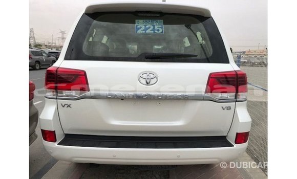 Buy Import Toyota Land Cruiser White Car in Import - Dubai in Aragatsotn Buy Import Toyota Land Cruiser White Car in Import - Dubai in Aragatsotn