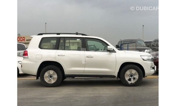 Buy Import Toyota Land Cruiser White Car in Import - Dubai in Aragatsotn Buy Import Toyota Land Cruiser White Car in Import - Dubai in Aragatsotn