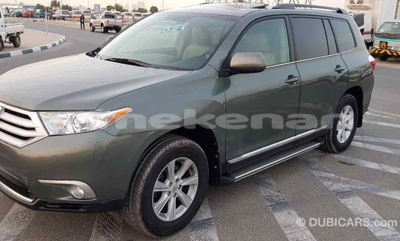 Buy Import Toyota Highlander Green Car in Import - Dubai in Aragatsotn Buy Import Toyota Highlander Green Car in Import - Dubai in Aragatsotn