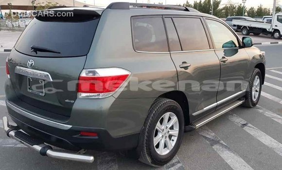 Buy Import Toyota Highlander Green Car in Import - Dubai in Aragatsotn Buy Import Toyota Highlander Green Car in Import - Dubai in Aragatsotn