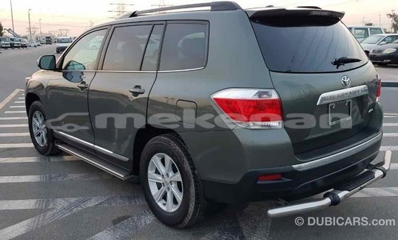 Buy Import Toyota Highlander Green Car in Import - Dubai in Aragatsotn Buy Import Toyota Highlander Green Car in Import - Dubai in Aragatsotn