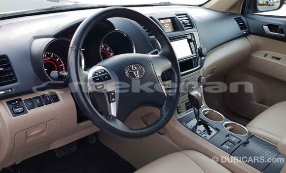 Buy Import Toyota Highlander Green Car in Import - Dubai in Aragatsotn Buy Import Toyota Highlander Green Car in Import - Dubai in Aragatsotn
