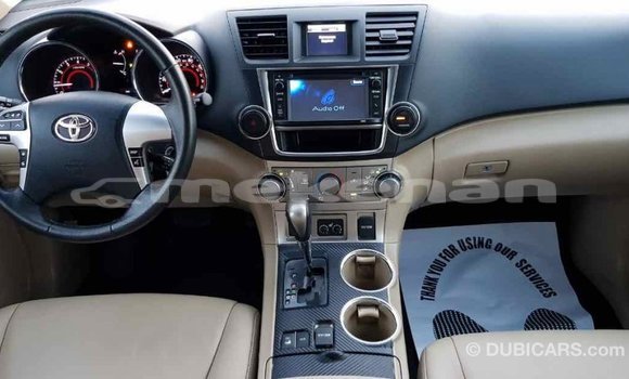Buy Import Toyota Highlander Green Car in Import - Dubai in Aragatsotn Buy Import Toyota Highlander Green Car in Import - Dubai in Aragatsotn