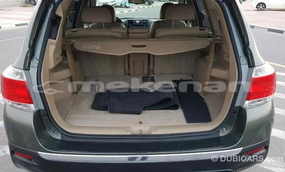 Buy Import Toyota Highlander Green Car in Import - Dubai in Aragatsotn Buy Import Toyota Highlander Green Car in Import - Dubai in Aragatsotn