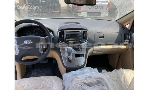 Buy Import Hyundai Chorus White Truck in Import - Dubai in Aragatsotn Buy Import Hyundai Chorus White Truck in Import - Dubai in Aragatsotn