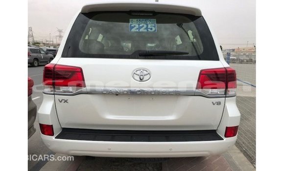 Buy Import Toyota Land Cruiser White Car in Import - Dubai in Aragatsotn Buy Import Toyota Land Cruiser White Car in Import - Dubai in Aragatsotn
